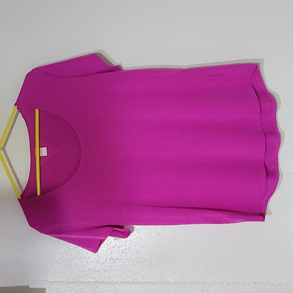Lucy size XL shirt